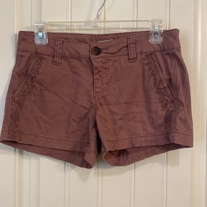 Mauve chino shorts BKE